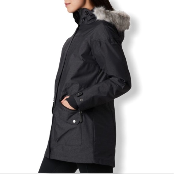 NWT Columbia Ski Jacket with Fur